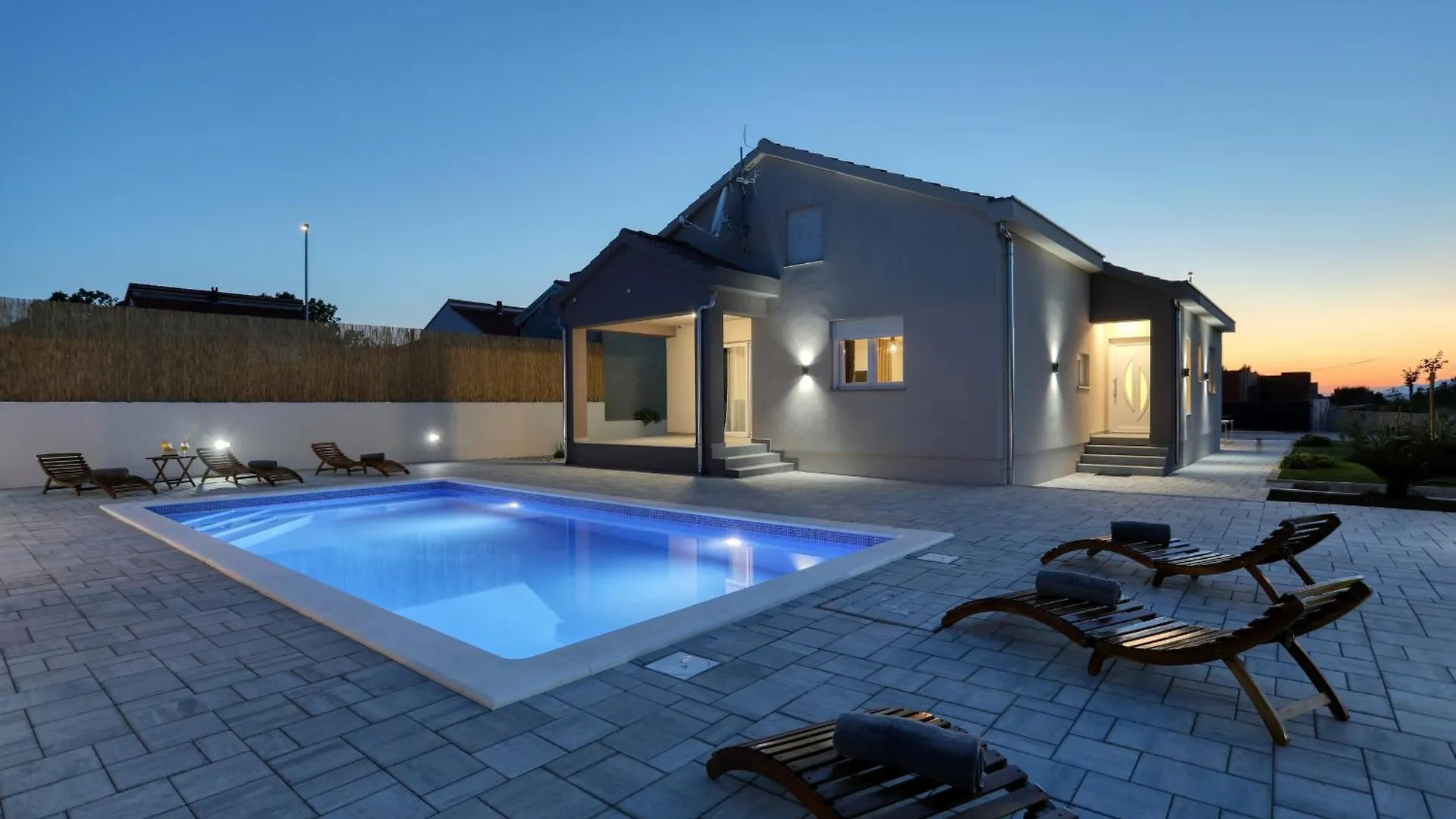 Holiday Home Fjaka With Swimming Pool Pridraga