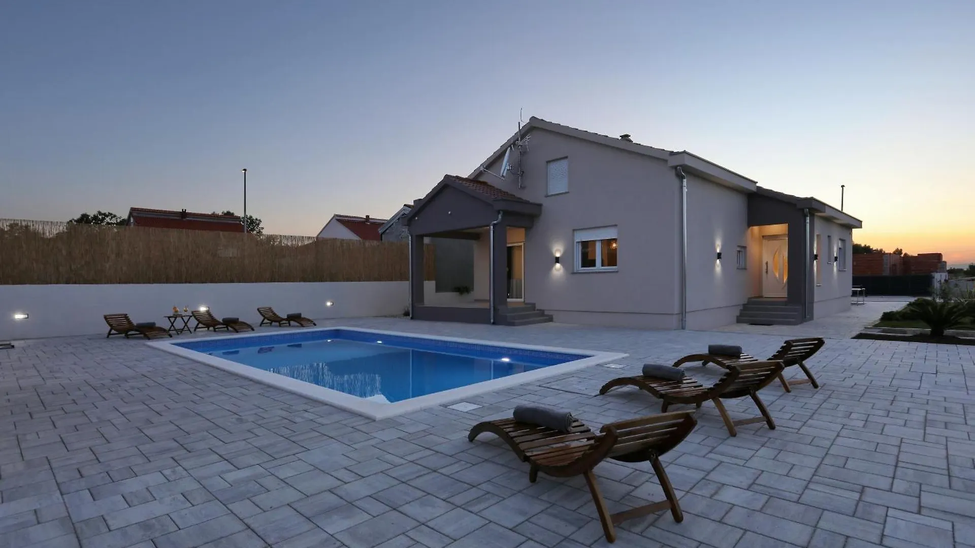Holiday Home Fjaka With Swimming Pool Pridraga