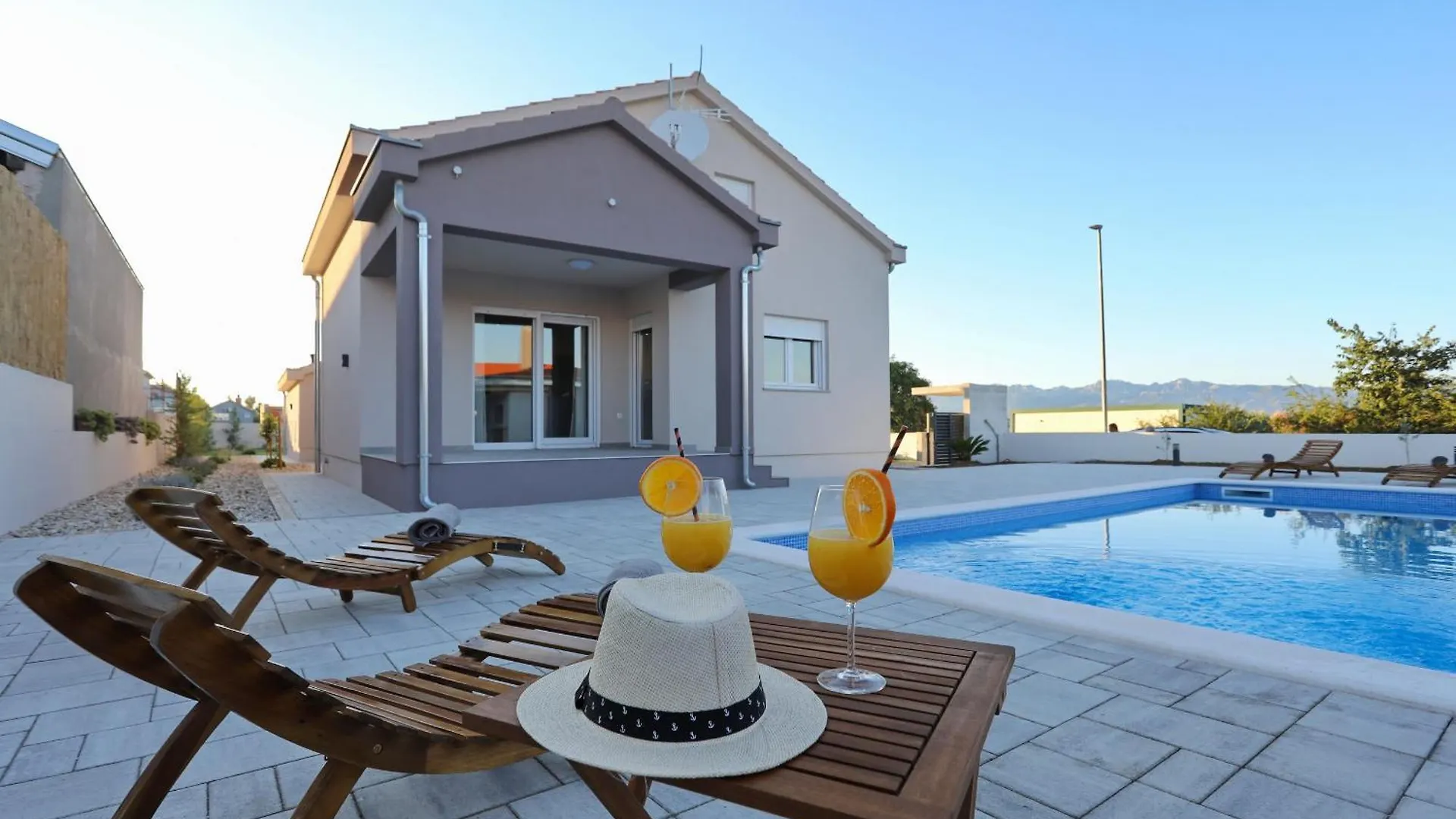 Holiday Home Fjaka With Swimming Pool Pridraga