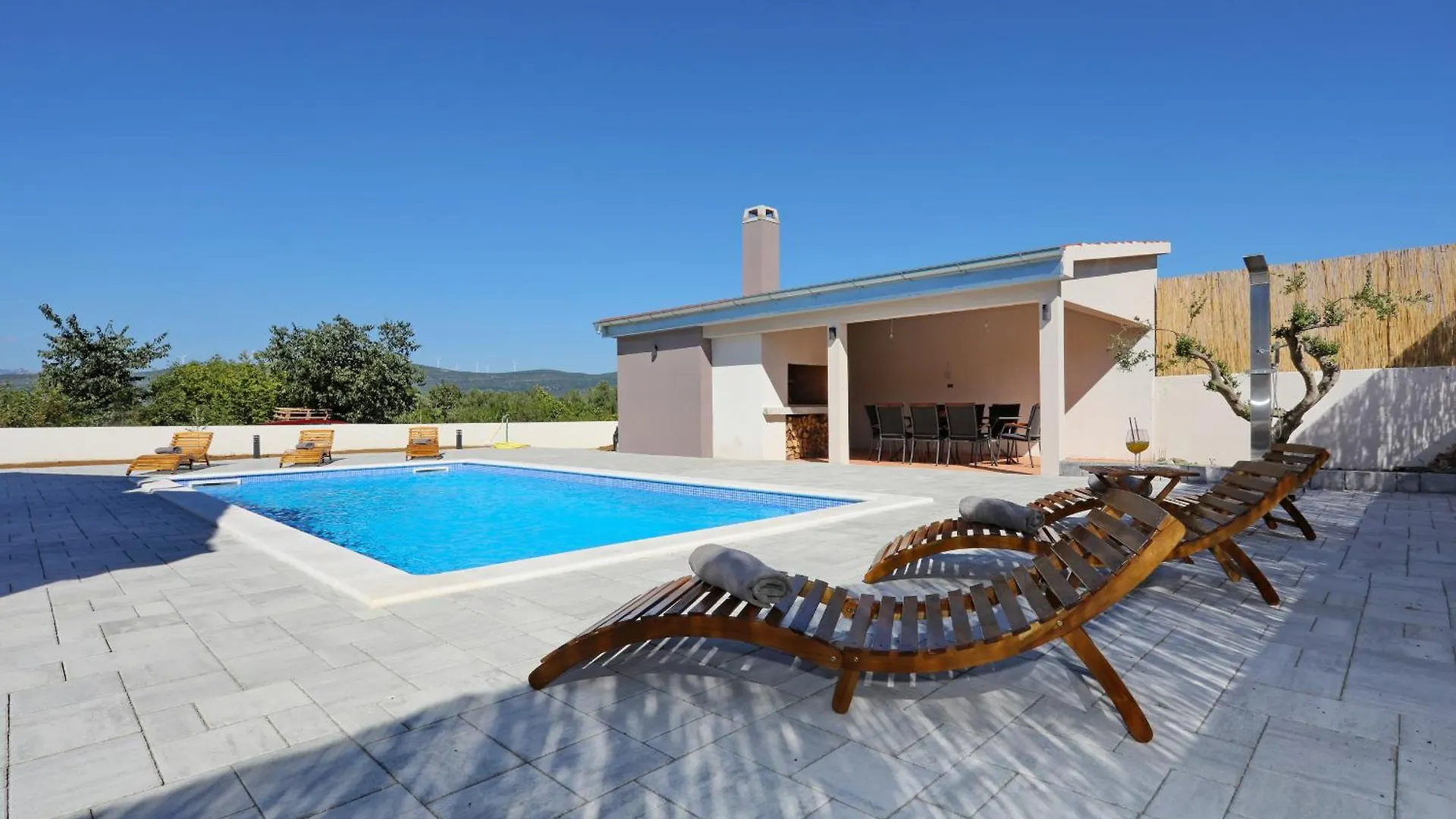 Holiday Home Fjaka With Swimming Pool Pridraga