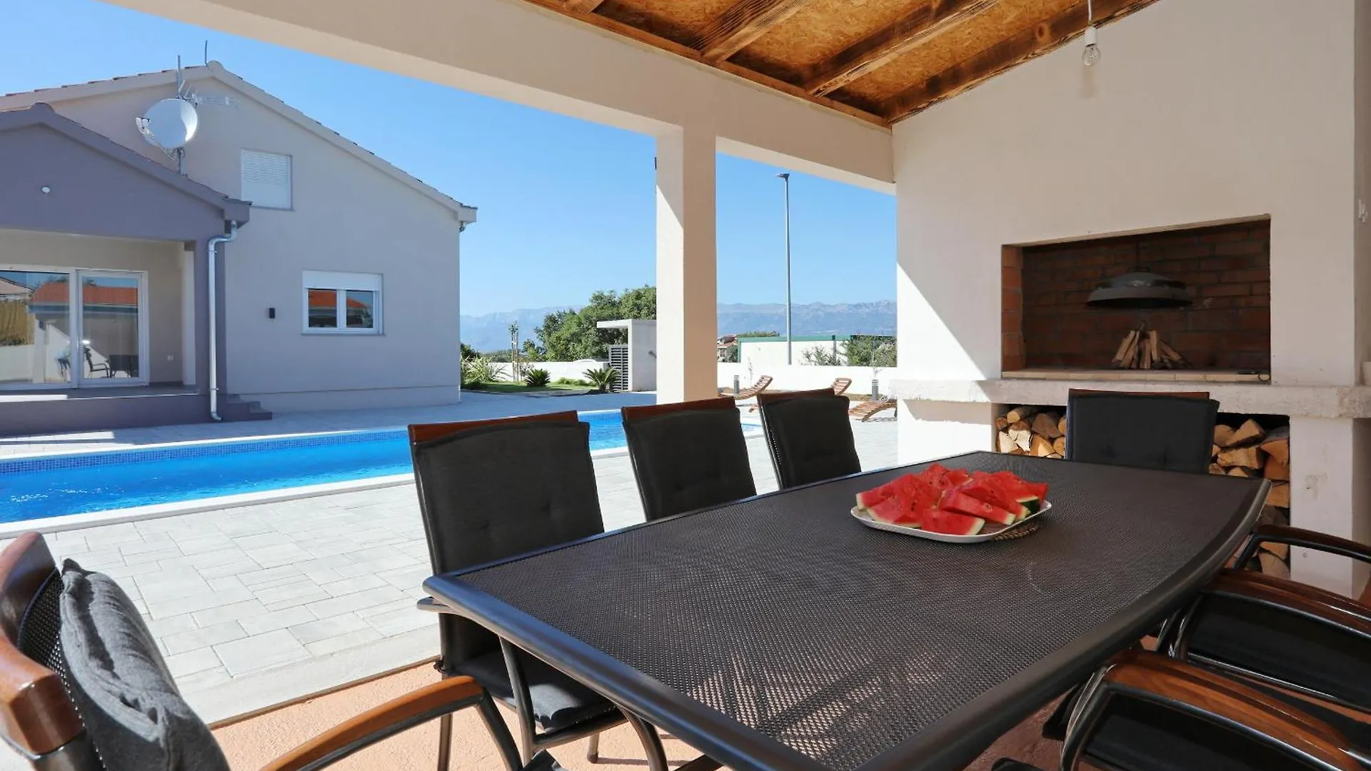 Holiday Home Fjaka With Swimming Pool Pridraga