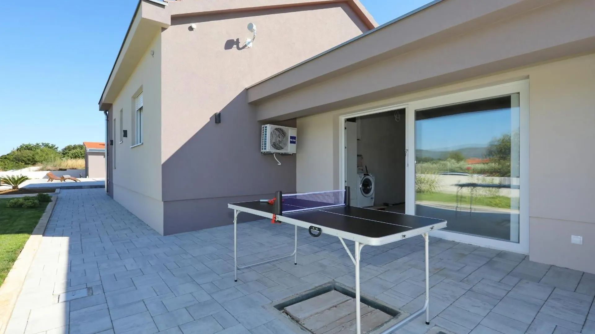 Holiday Home Fjaka With Swimming Pool Pridraga