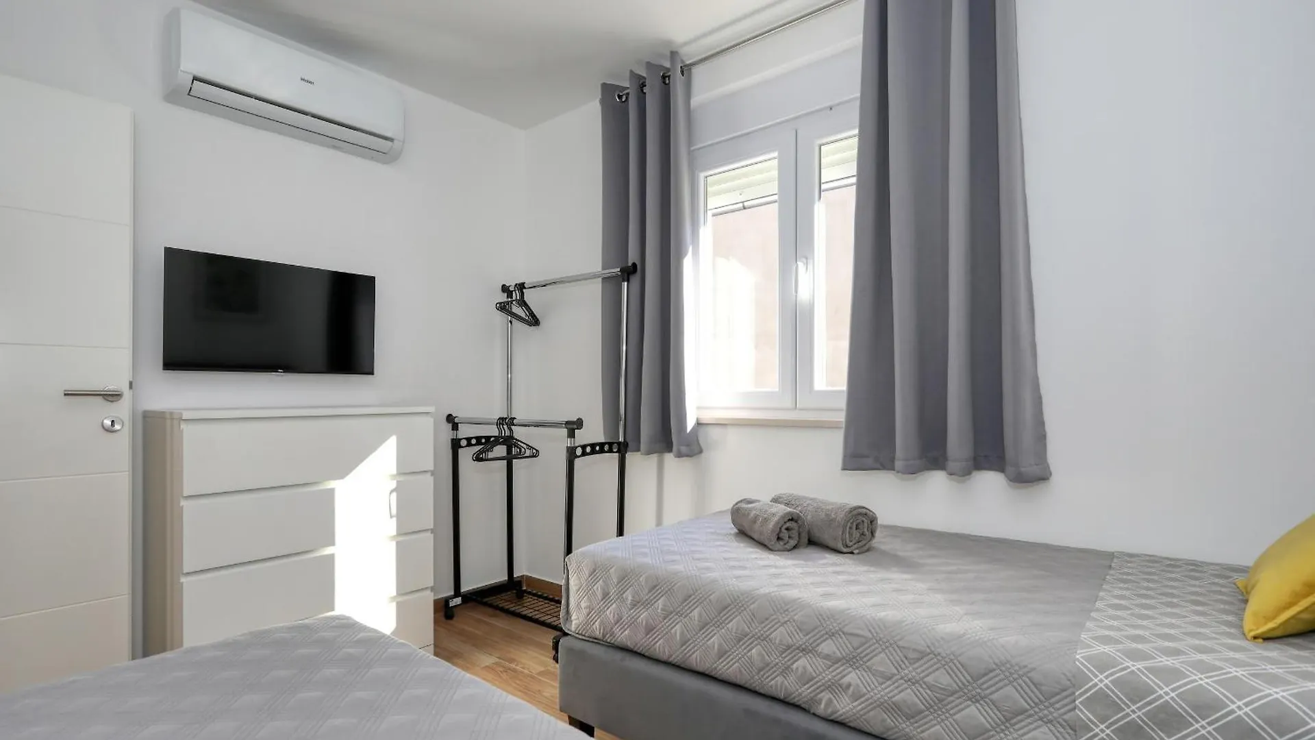 Holiday Home Fjaka With Swimming Pool Pridraga